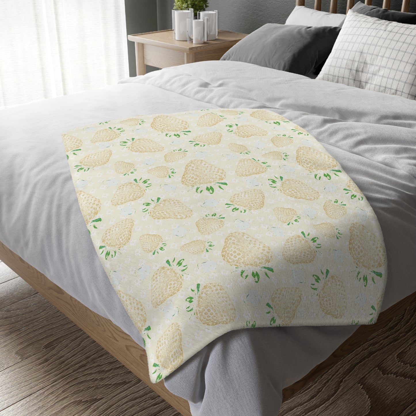 Velveteen Microfiber Blanket -Lemon Retro Strawberry print