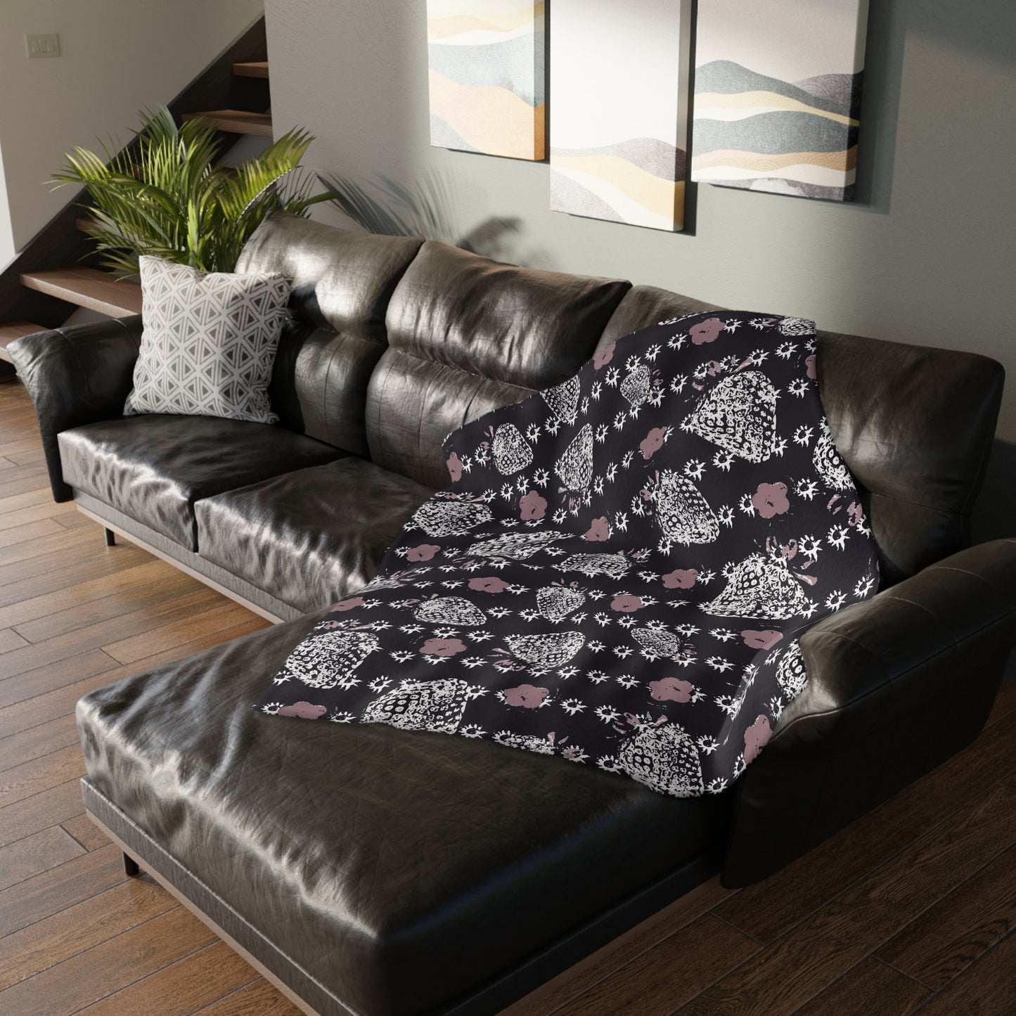 Velveteen Microfiber Blanket - Black Retro Strawberry print
