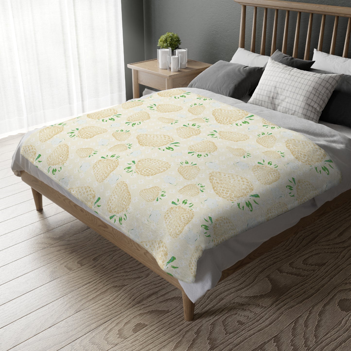 Velveteen Microfiber Blanket -Lemon Retro Strawberry print