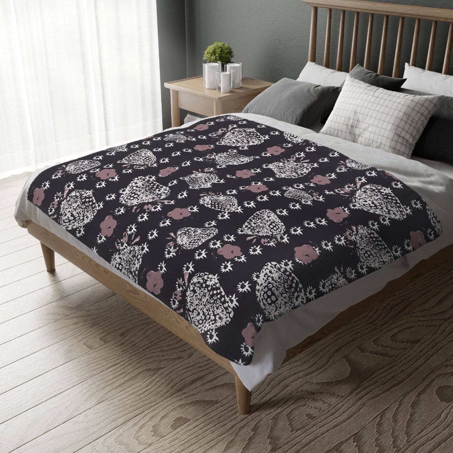 Velveteen Microfiber Blanket - Black Retro Strawberry print