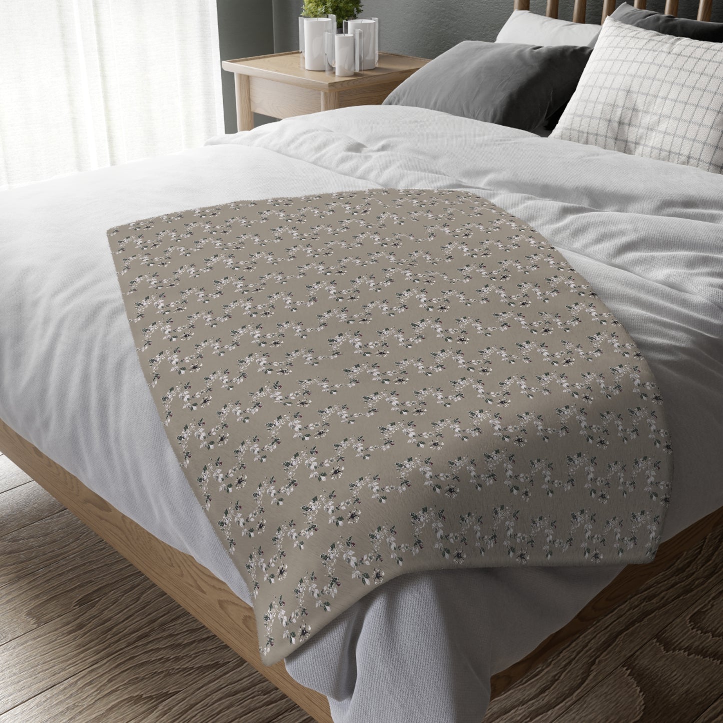 Cozy Floral Velveteen Microfiber Blanket - Cottage Vine Taupe print