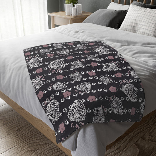 Velveteen Microfiber Blanket - Black Retro Strawberry print