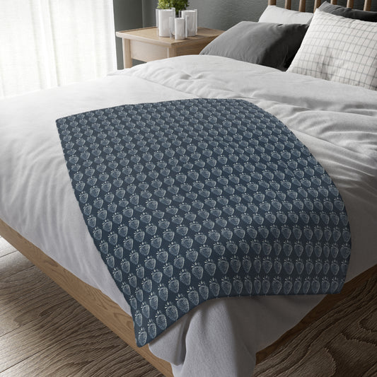 Cozy Velveteen Microfiber Blanket – Bluejean Berry Print